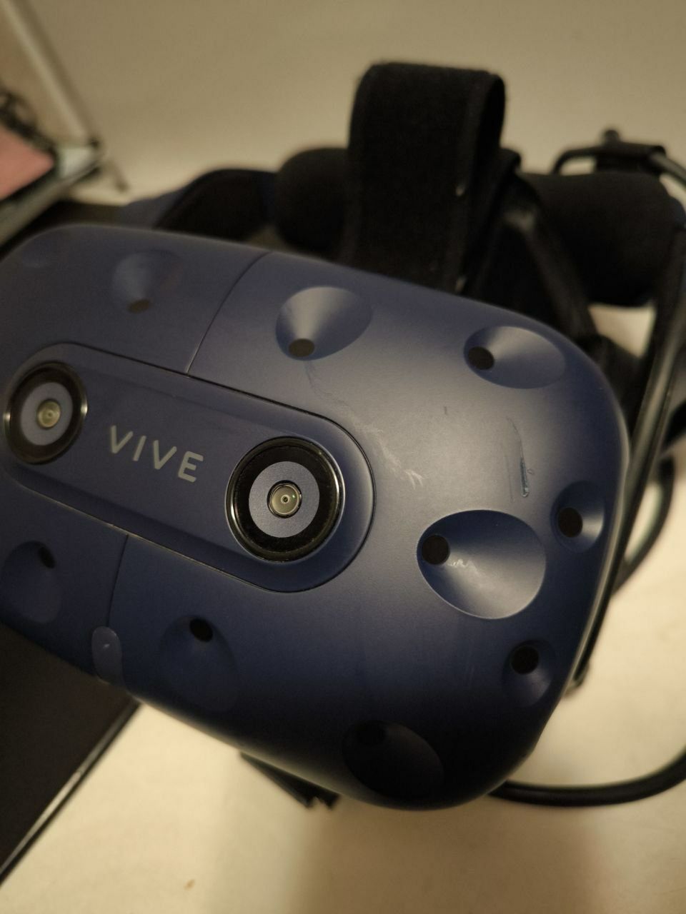 Продаю HTC VIVE PRO, VR комплект