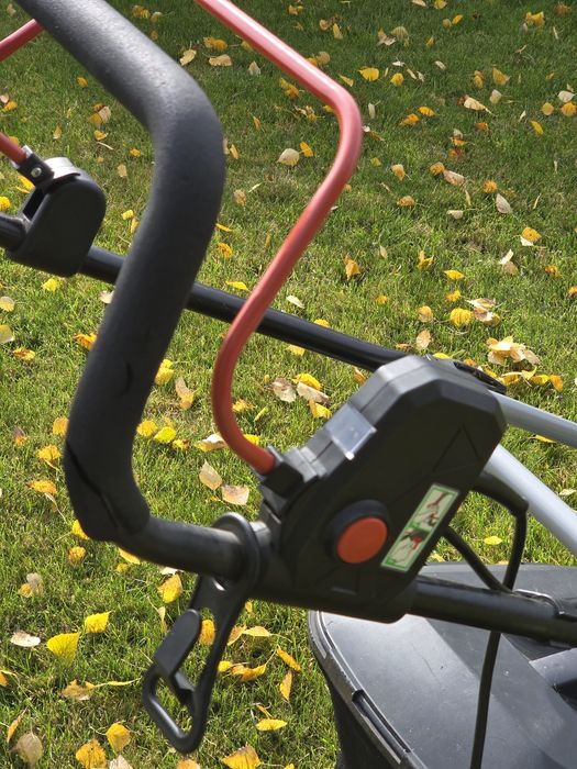 Kosiarka Makita ELM 4120 uszkodzony silnik