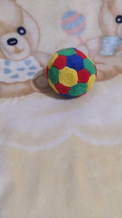 Мяч, продам мягкую игрушку.