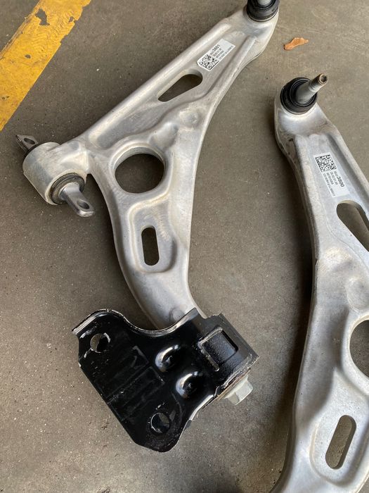 Продам рычаги передние 	Chevrolet Bolt EV