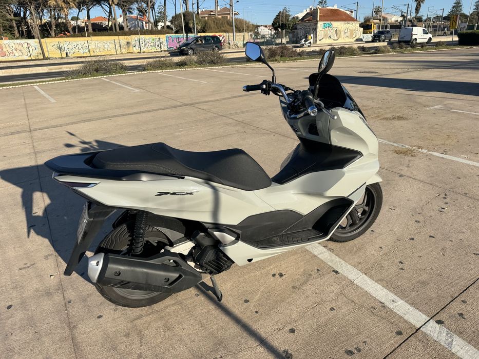 PCX 2024 - 7.580km - cinzenta