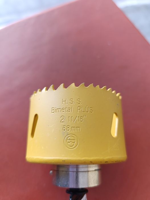 Broca craniana HSS 68 mm.