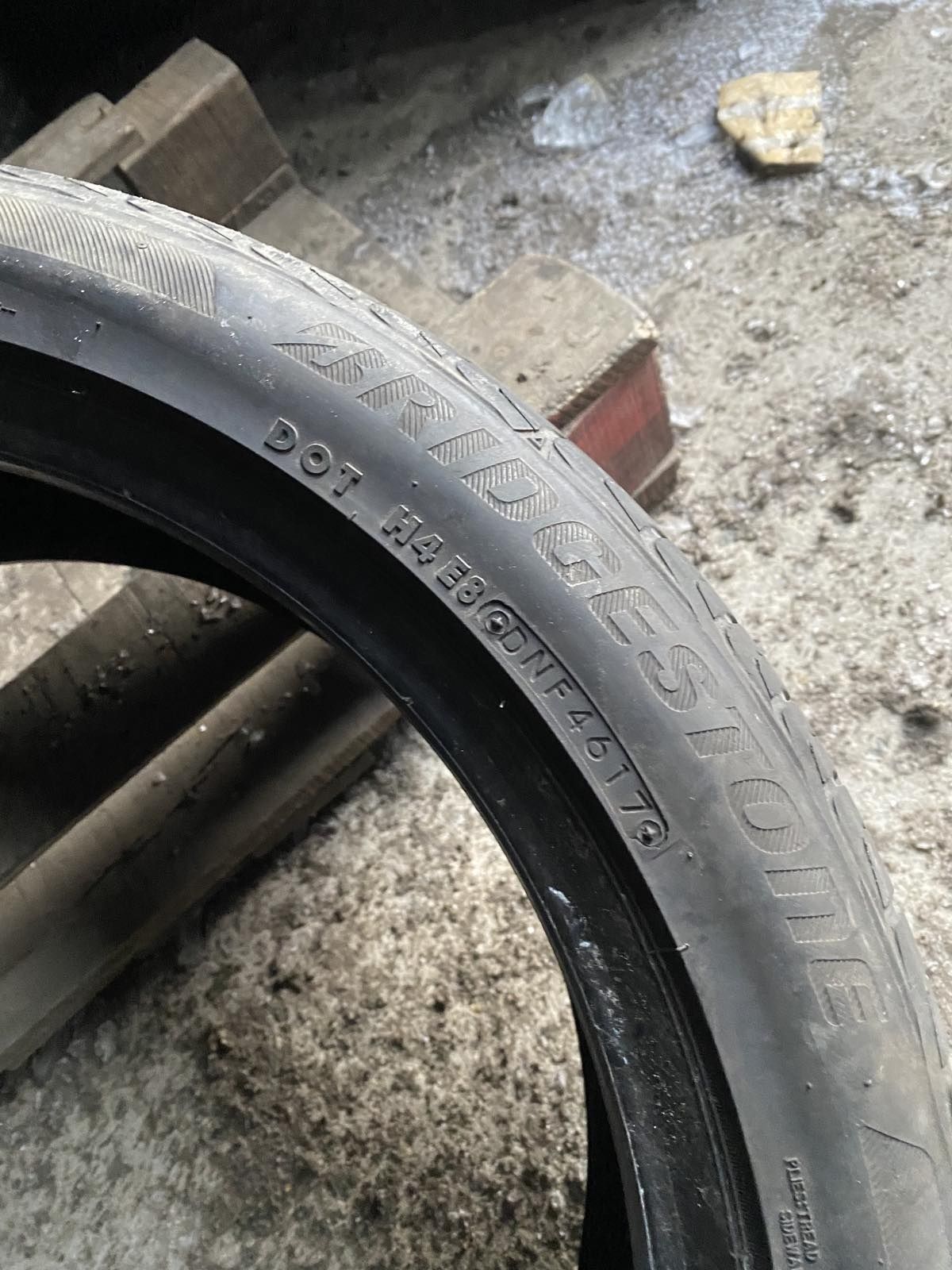 225.45.19 Bridgestone 2шт лето БУ склад шины резина из Европы 45 R19