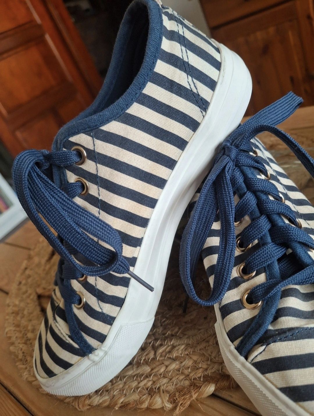 Trampki w paski cropp