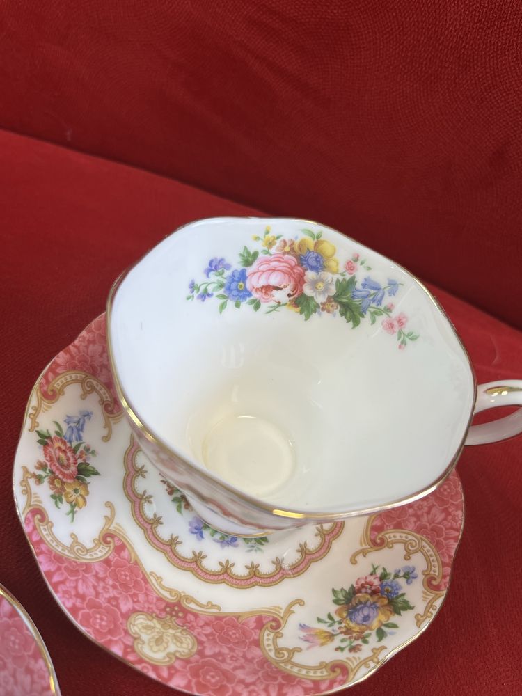 Filizanki Royal Albert