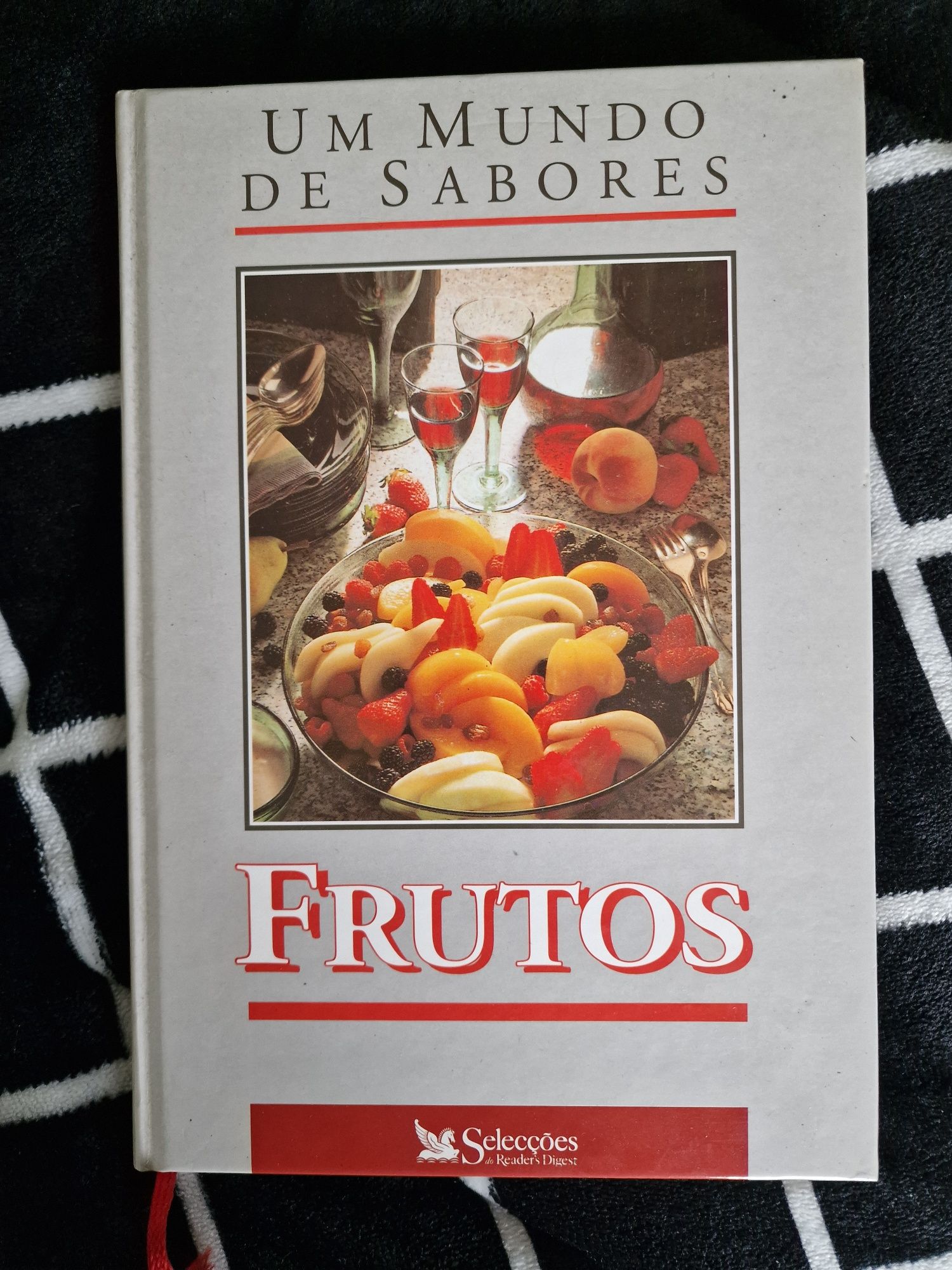 Livro Um Mundo de Sabores Frutos