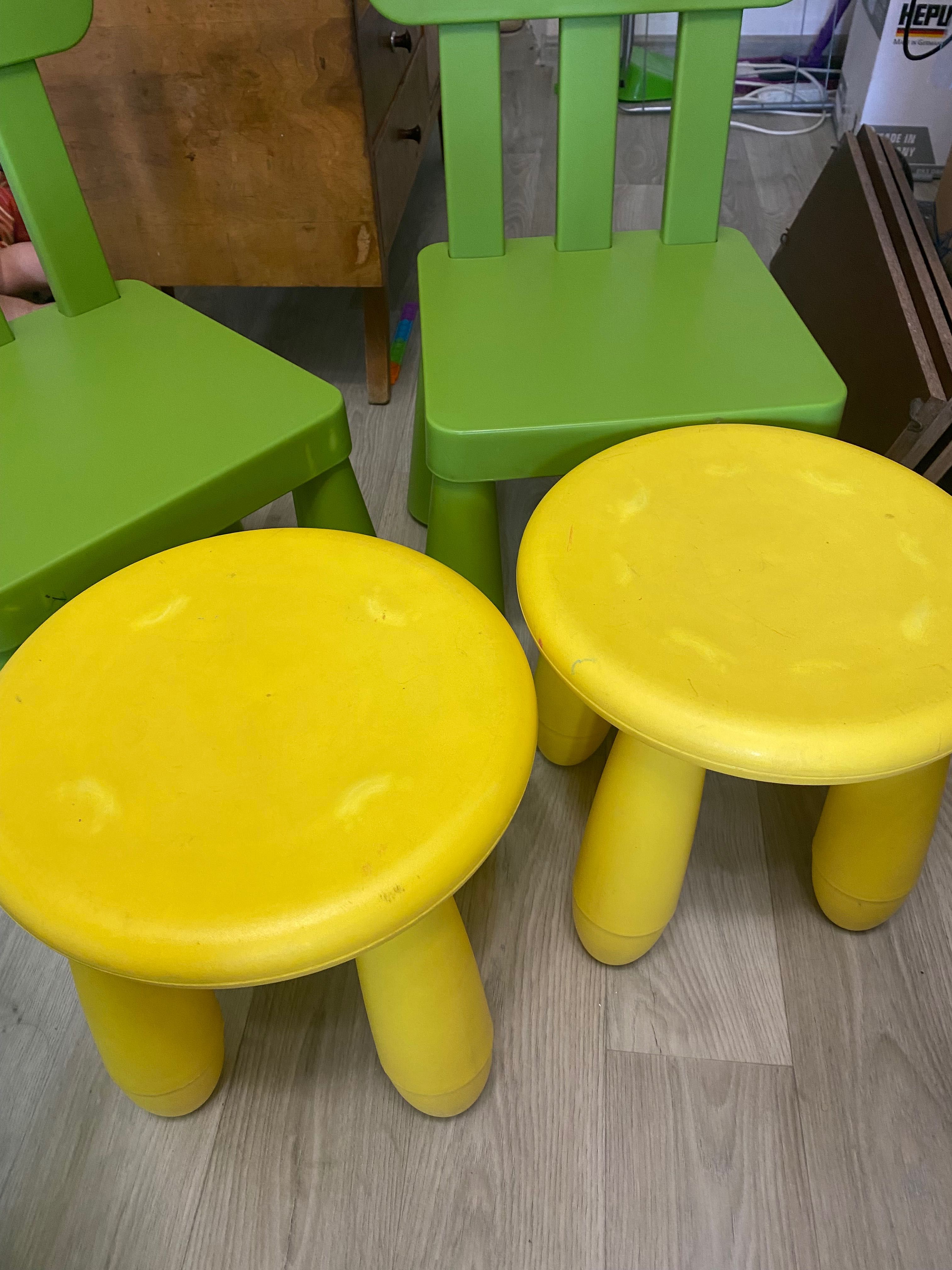 Набор детской мебели икея (стол+стулья+табуреты)