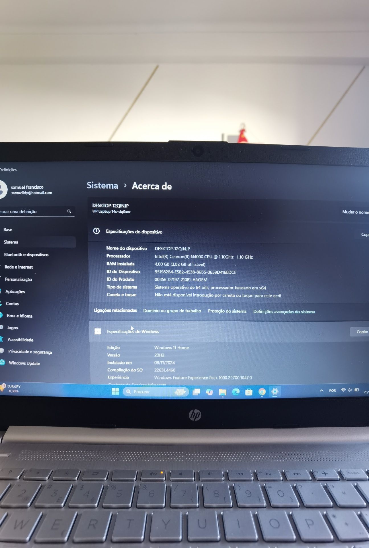 Laptop HP com Processador Intel Celeron N4000