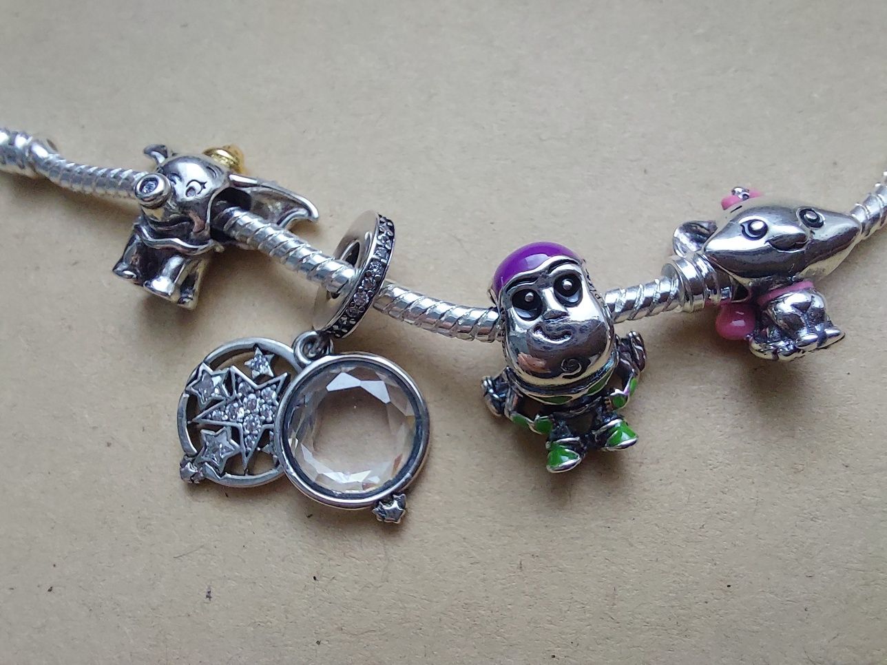 Charms disney toy story/ dumbo