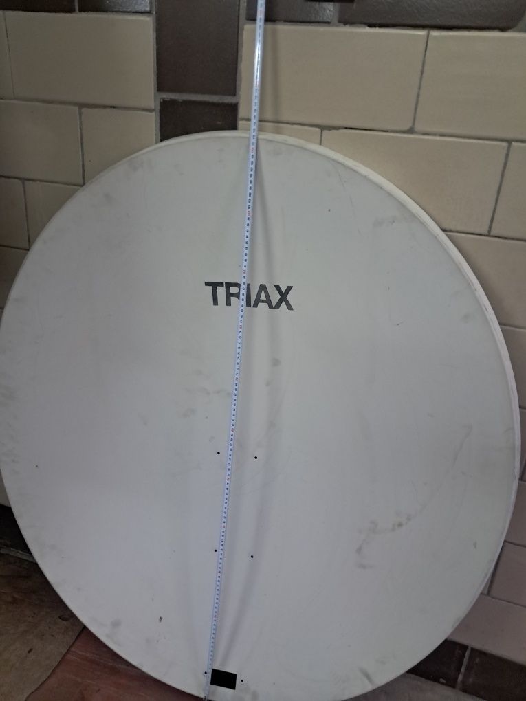 Супутникова антена Triax
