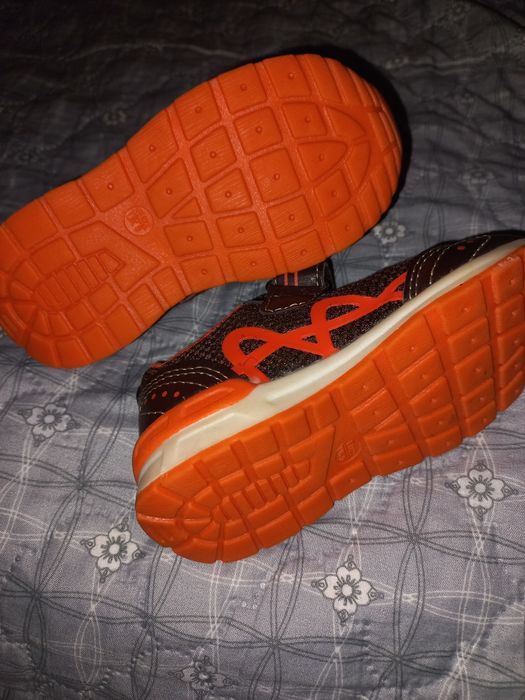 Кросівки дитячі, розмір 22