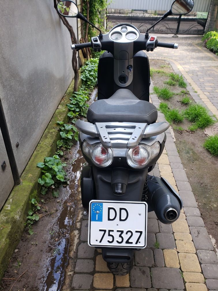 Скутер Piaggio Carnaby 200