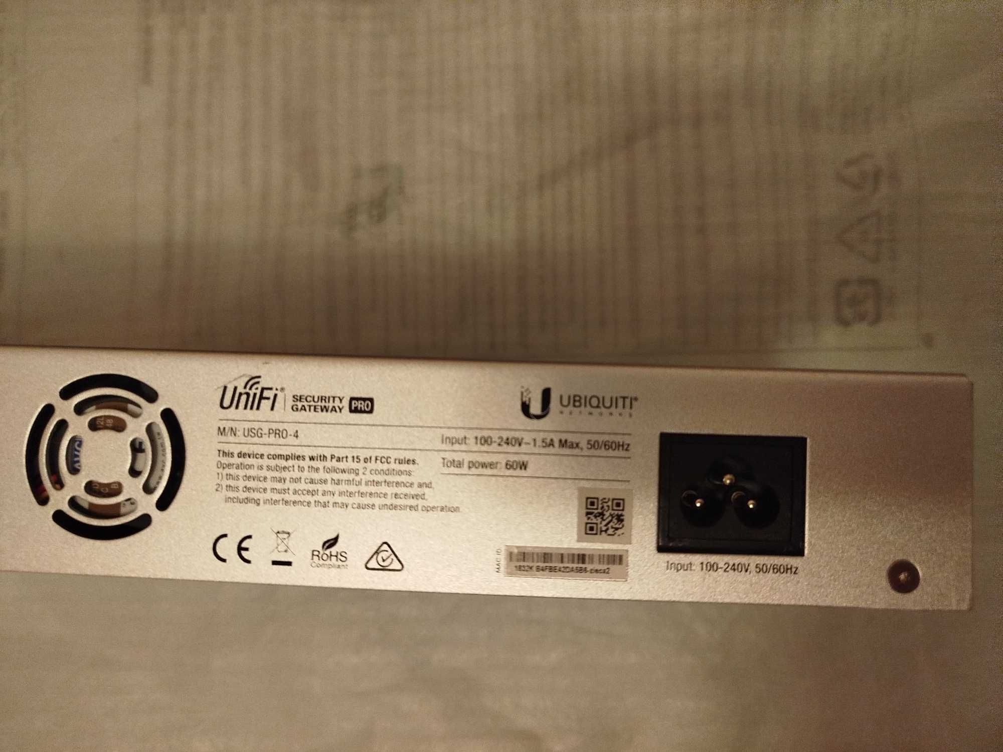 Роутер UniFi USG-PRO-4 Security Gateway