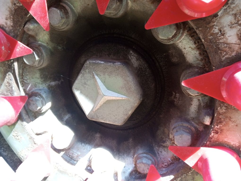 Напівпричіп бортовий