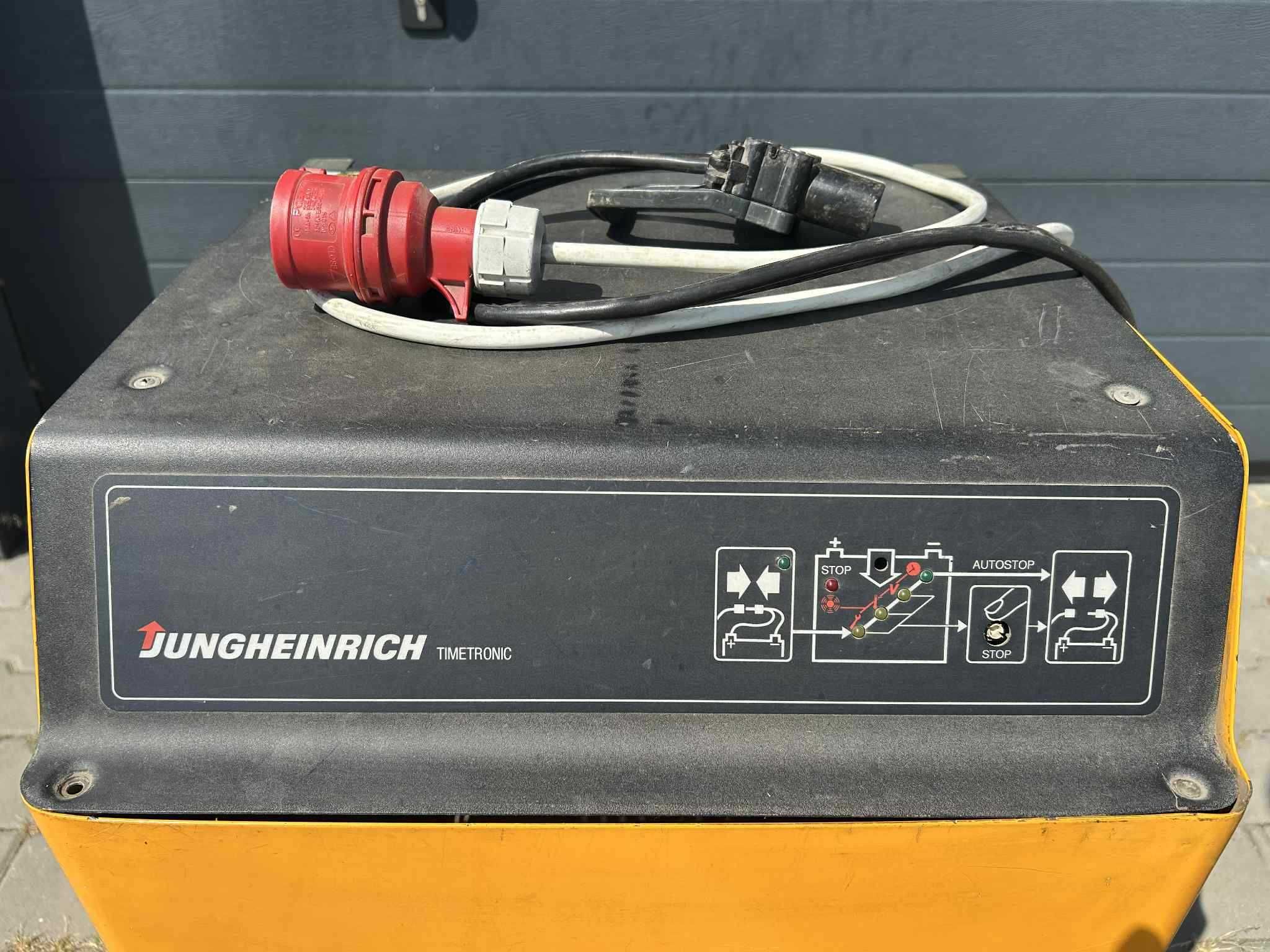 Ładowarka do wózka widłowego Jungheinrich E230 G24/65 B-ET USZKODZONA