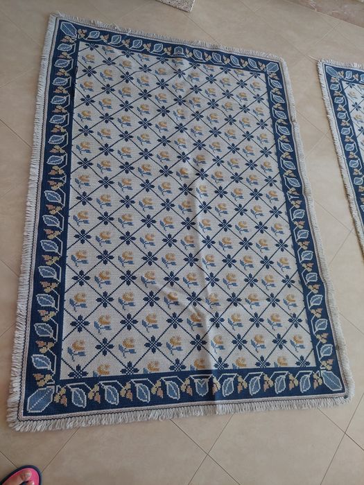 Conjunto 2 arraiolos originais 125x 180 cm