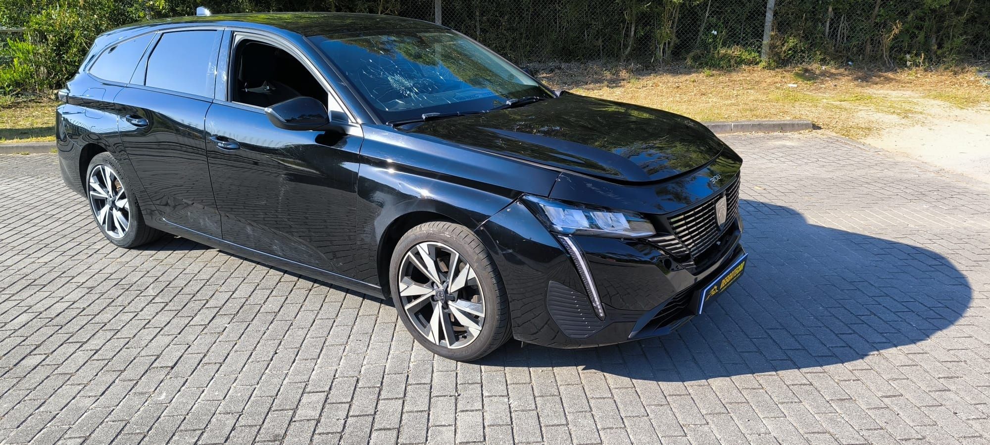 Peugeot 308 1.5 salvado