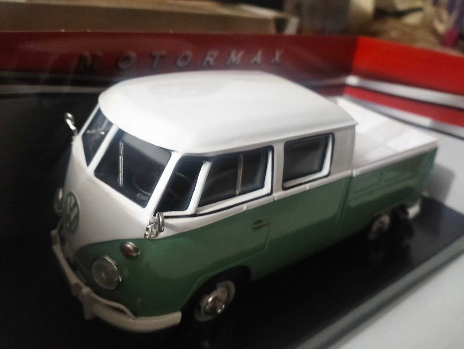 Volkswagen Type 2 (T1) - Double Cab Pickup - 1/24 - Motor Max