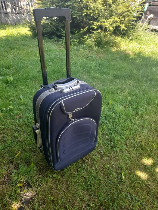 Walizka podróżna średnia!!!