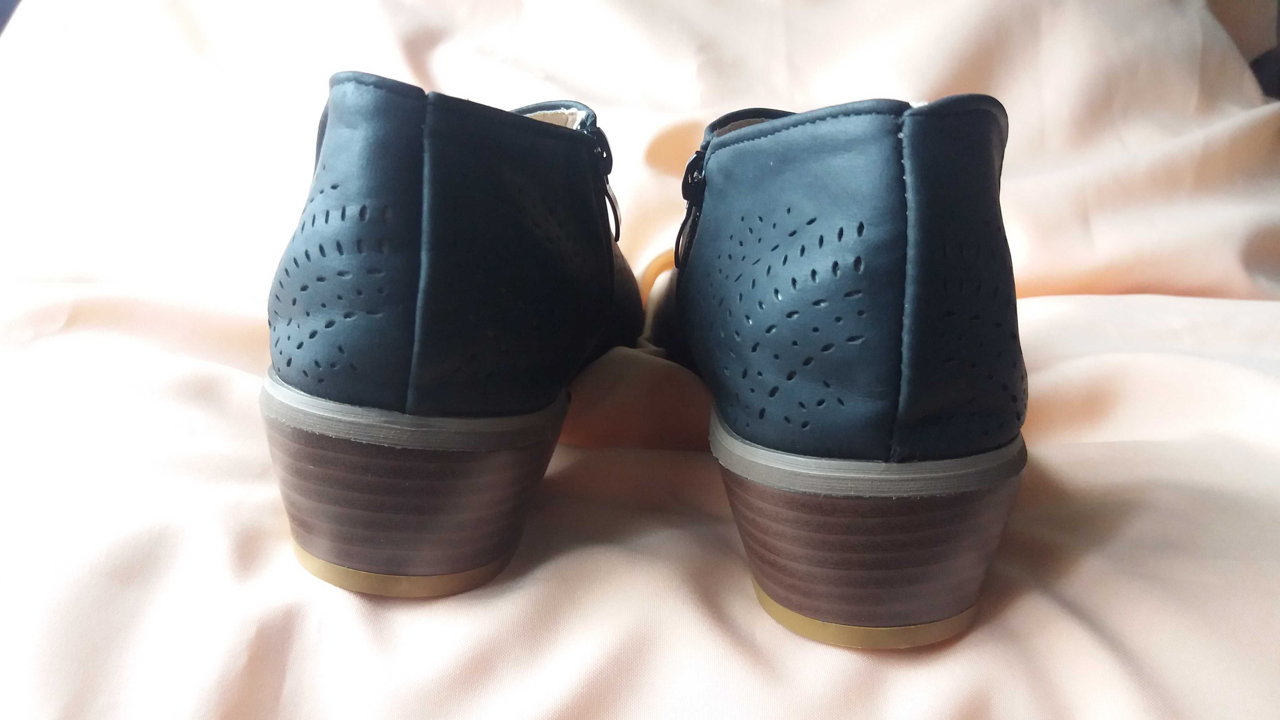 Czarne buty+gratis