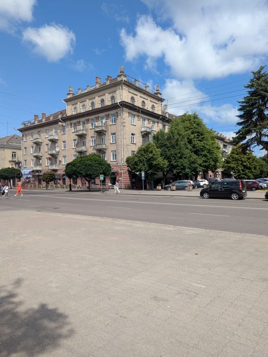 Продається ЕКСКЛЮЗИВНА 3кімнатна СТАЛІНКА в самому центрі міста