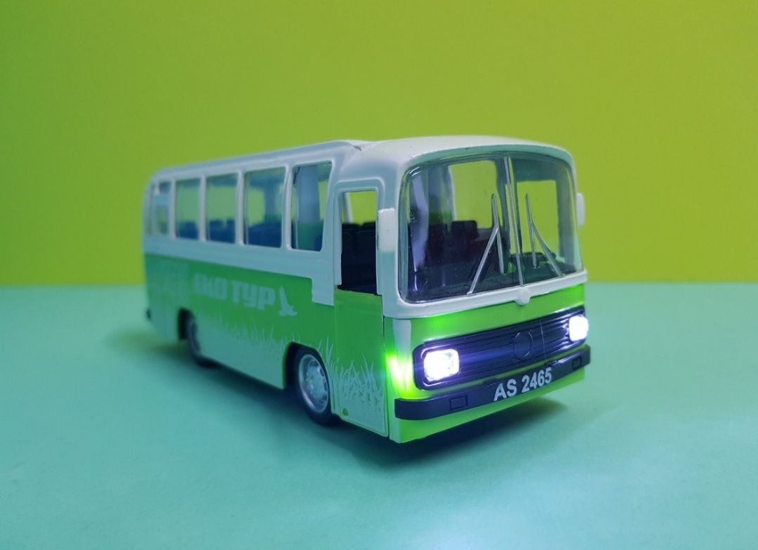 Автобус"АВТОСВІТ"металлопластик,3-цвета,свет,звук.