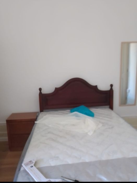 Arrenda-se quarto a estudante junto á AAC