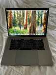 Apple MacBook Pro 15 2018 i7 16GB Ram 512GB SSD Radeon
