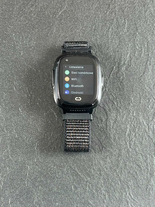 Smartwatch PTHTECHUS 4G dla dzieci z GPS z funkcją SOS czarny