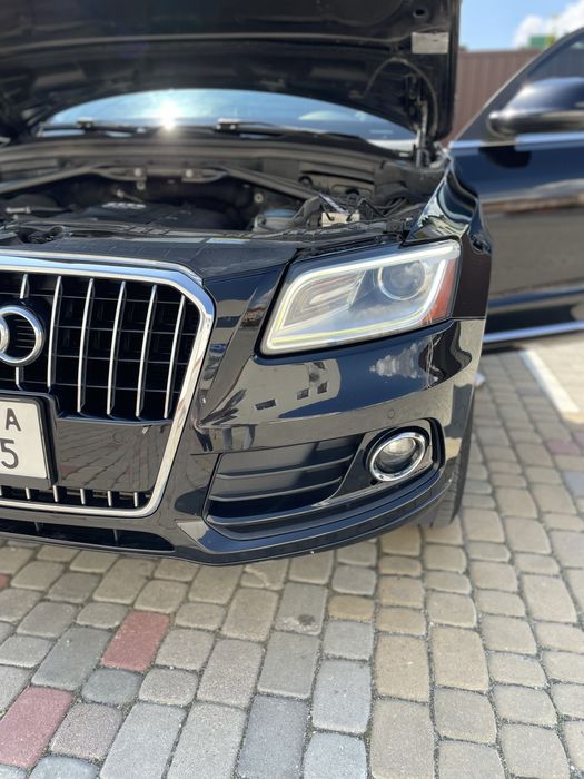 Надійний кросовер AudiQ5 2013