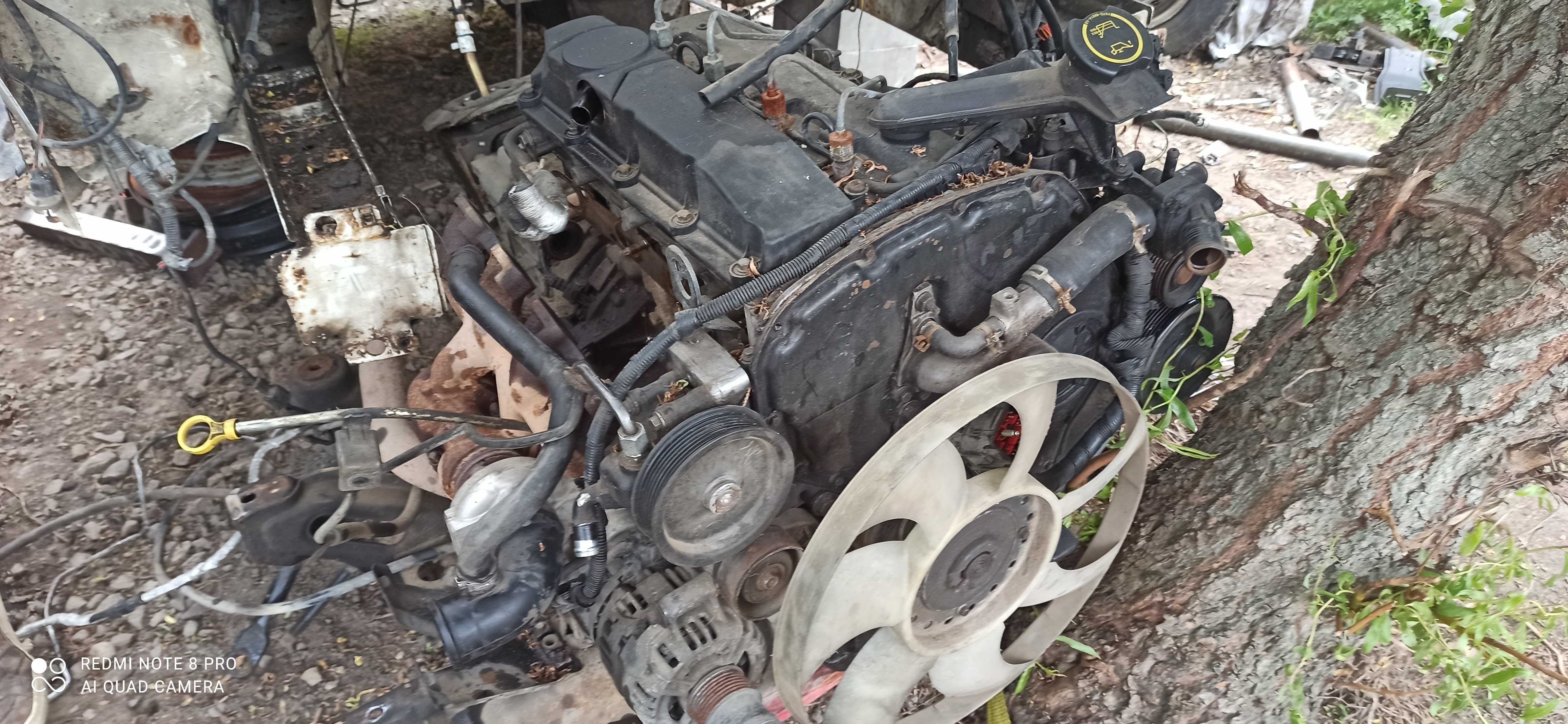 Silnik 2, 4  ze skrzynią biegów Ford transit 2005
