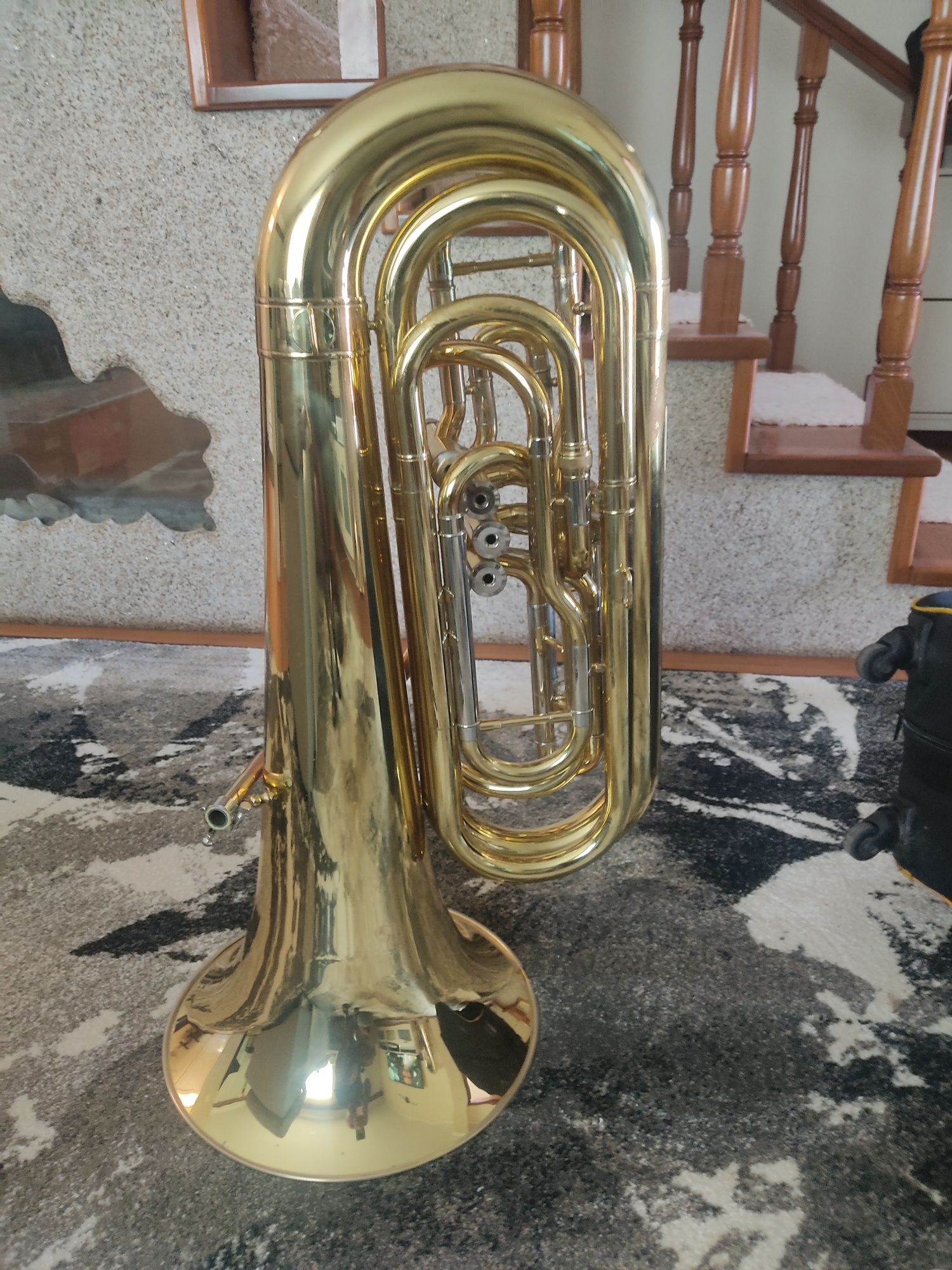 Tuba 3/4 em Dó usada