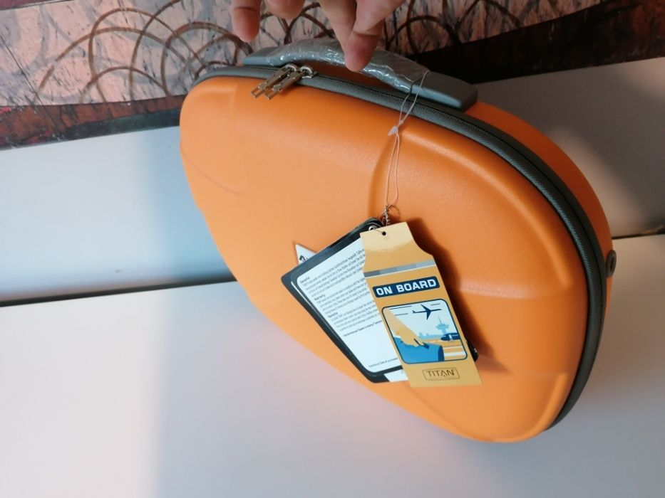 Pancerna walizka APC na laptop, ultra lekka!