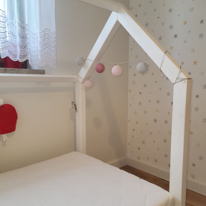 Łóżko dziecięce domek
