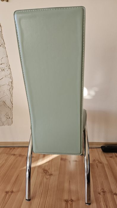 Krzesła stołowe komplet 4 szt niklowane i tapicerowane. Stan idealny