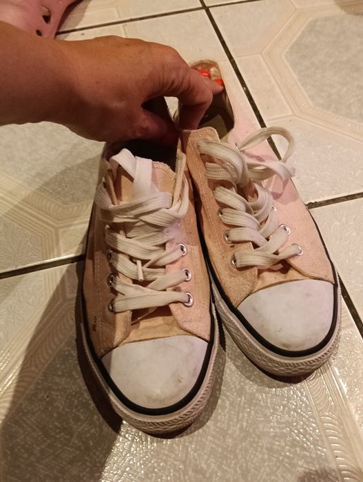 Trampki różowe damskie