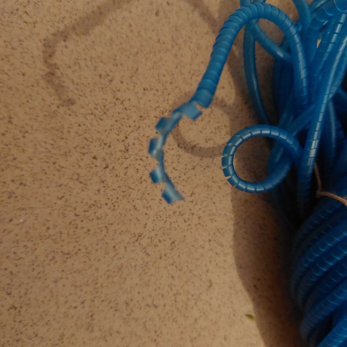 Sprzedam taśmę spiralną, oplot spiralny do wiązki przewodów 1,50 zł/mb