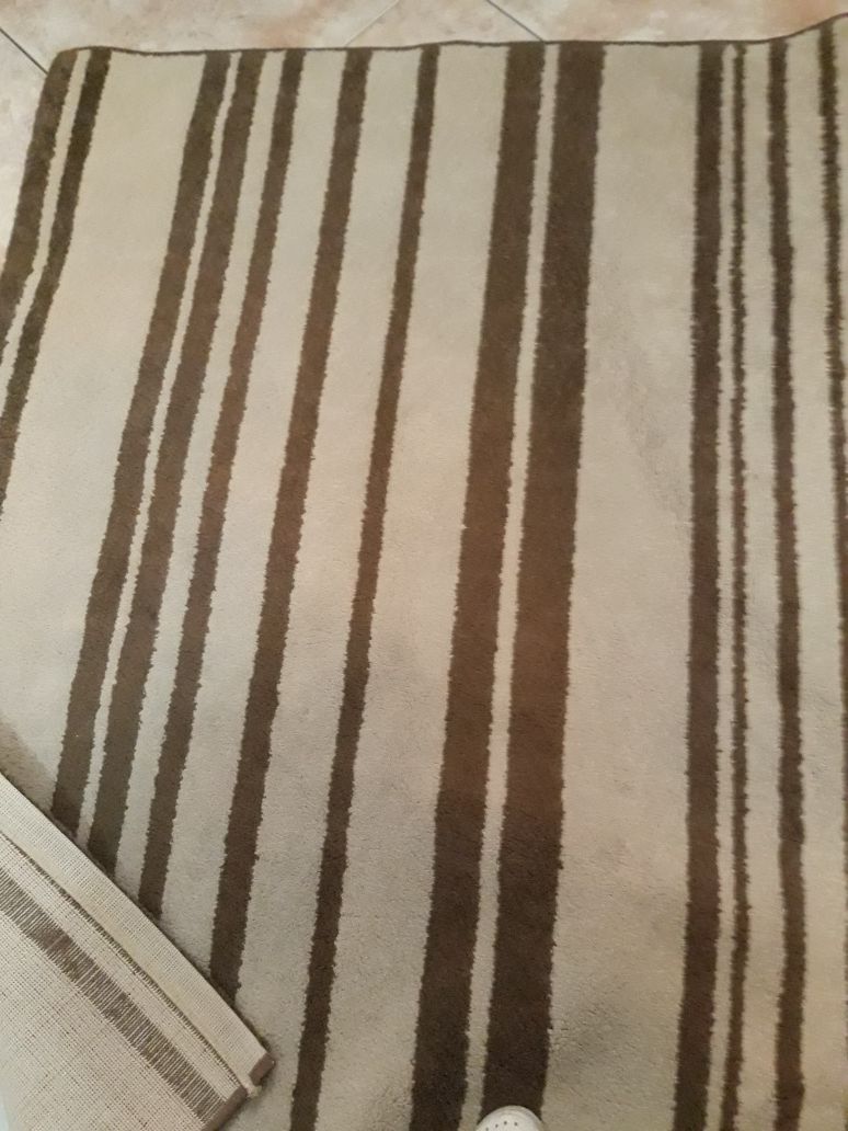 Carpete. 1,90 × 1,40