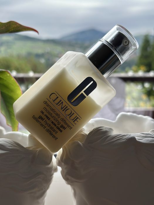 Dramatically Different™ Moisturizing Gel