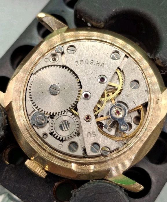 Советские наручные часы Ракета. AU.