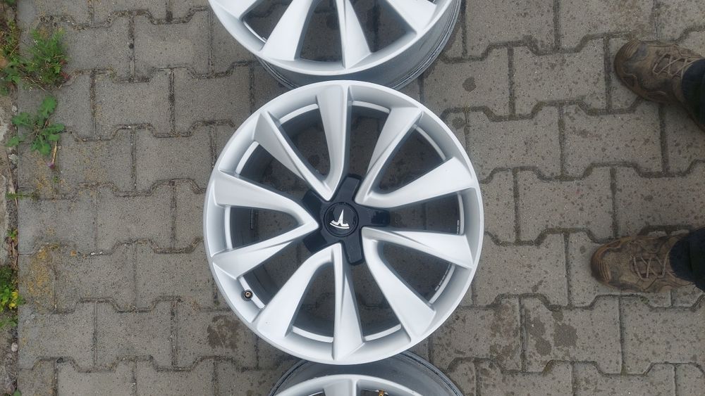 Felgi Tesla 3 Performance 19 cali IDEALNE !!!