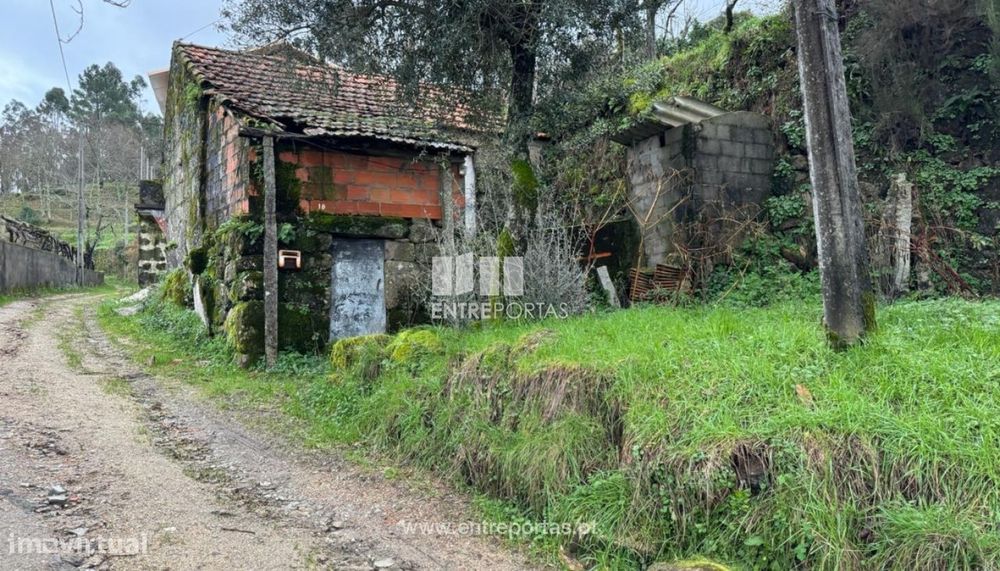 Venda Moradia para reconstrução, Avessadas e Rosém, Marco de Canave