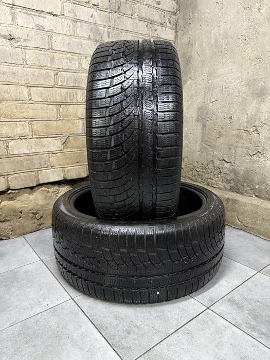 255/35 R20 Nokian