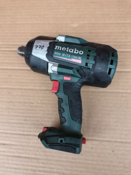 Klucz udarowy Metabo  na baterie