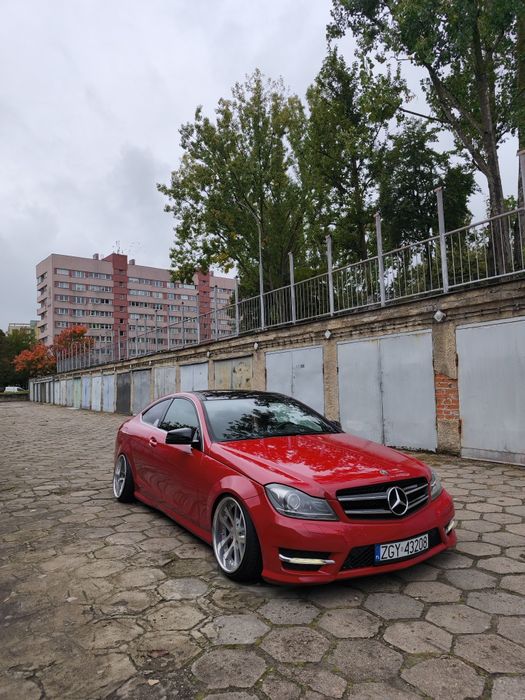 Mercedes w204 c350 coupe/ stance/ AMG / 306km / RWD