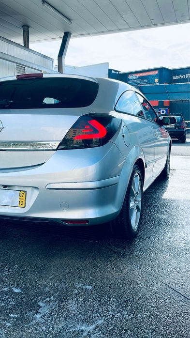 Opel Astra GTC 1.7  (125Cv)