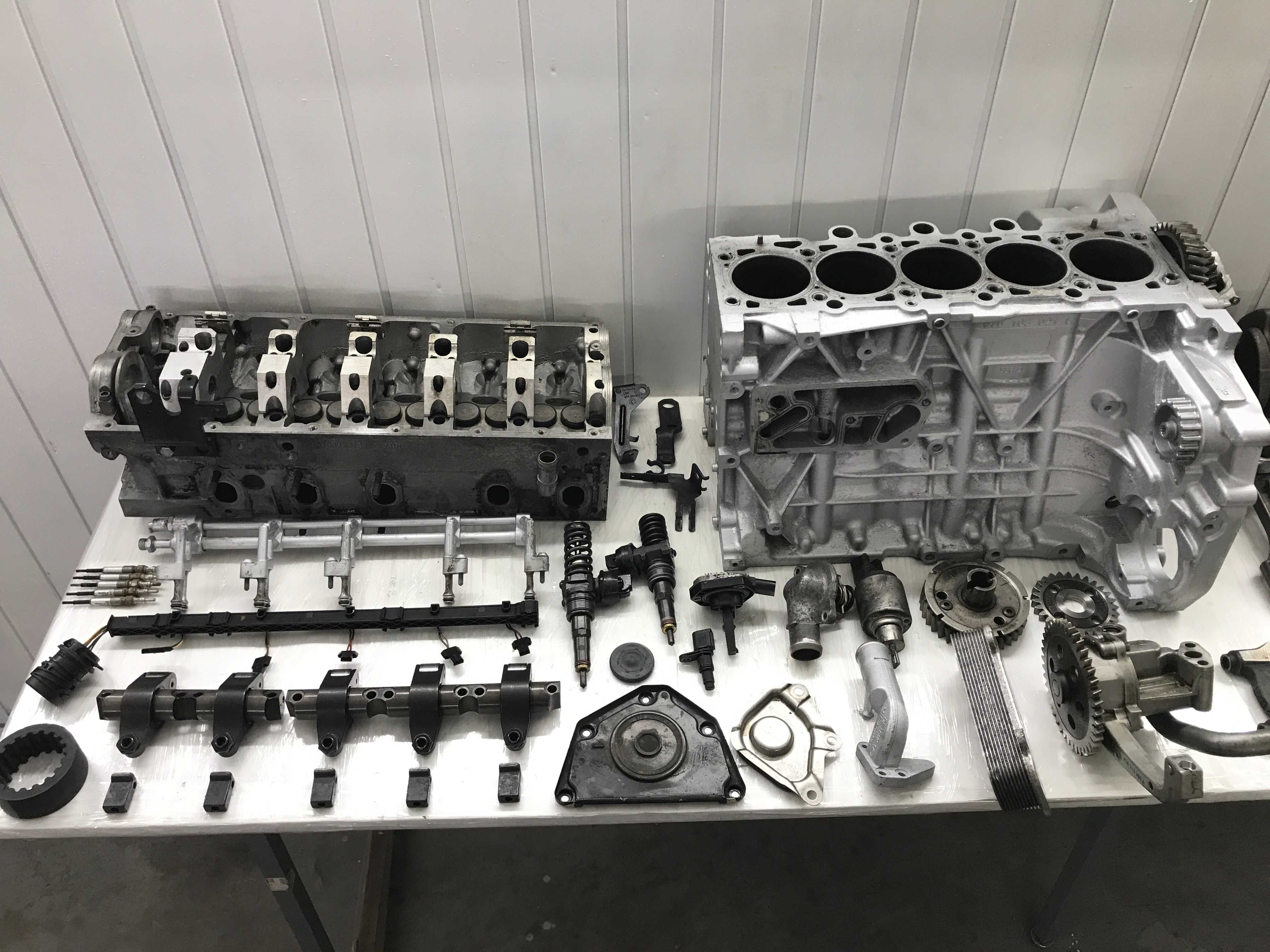 Двигун по частинах BNZ 2.5 Diesel VW Transporter T5 запчасти двигатель