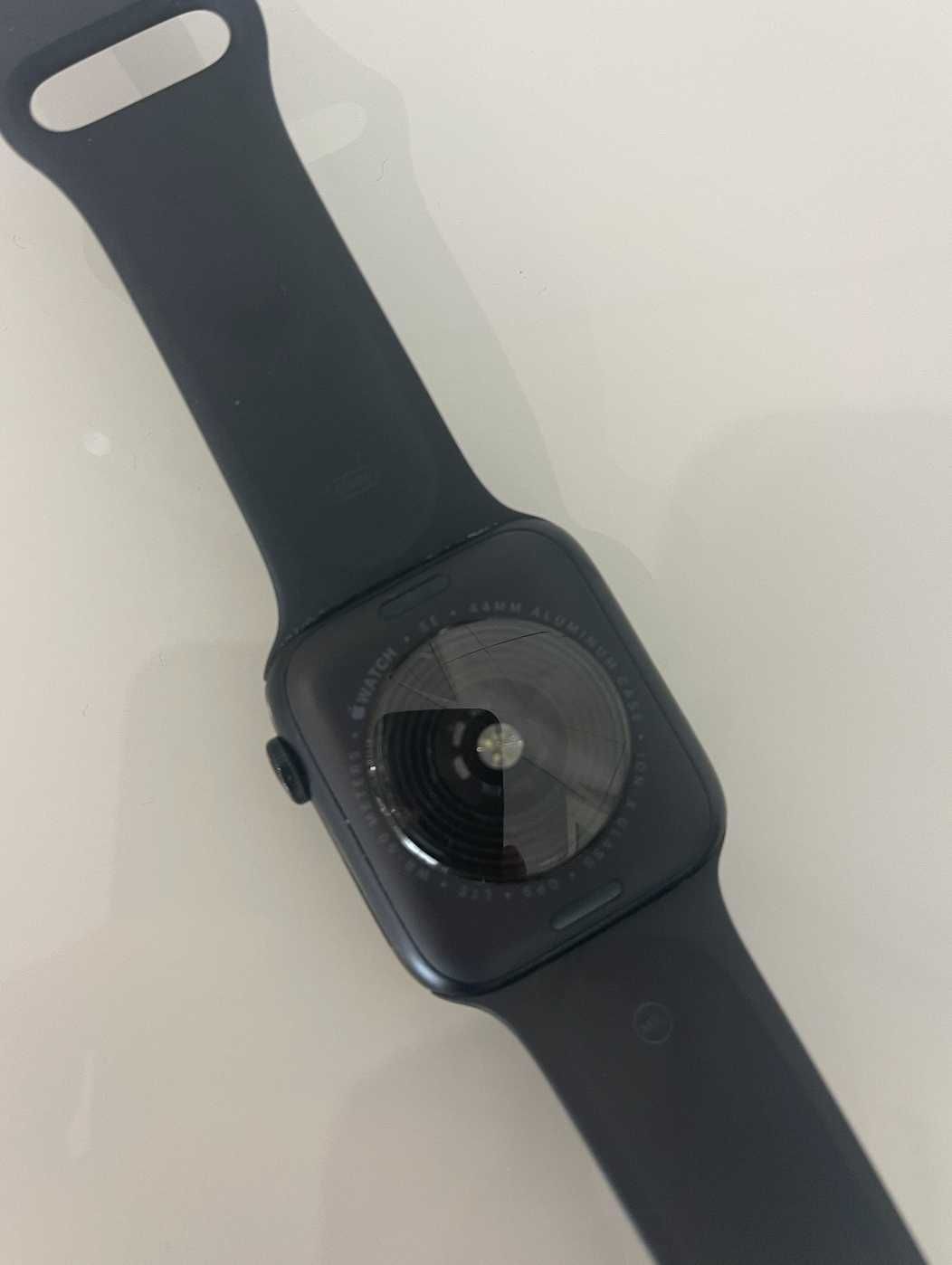 Apple Watch SE 2ª Geração 44mm (Modelo Mobile) – Como Novo!