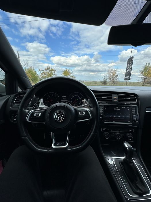 Volkswagen Golf GTI 7