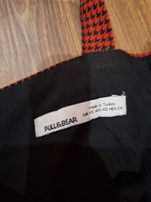 Sukienka na grubych ramiączkach Pull&Bear